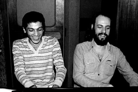 Groove de Robson Jorge e Lincoln Olivetti ecoa forte em disco com músicas e gravações inéditas dos magos do pop dos anos 1980