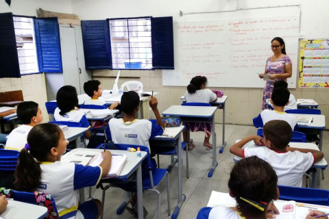 Escolas já podem acessar o Guia do Programa Nacional do Livro e do Material Didático